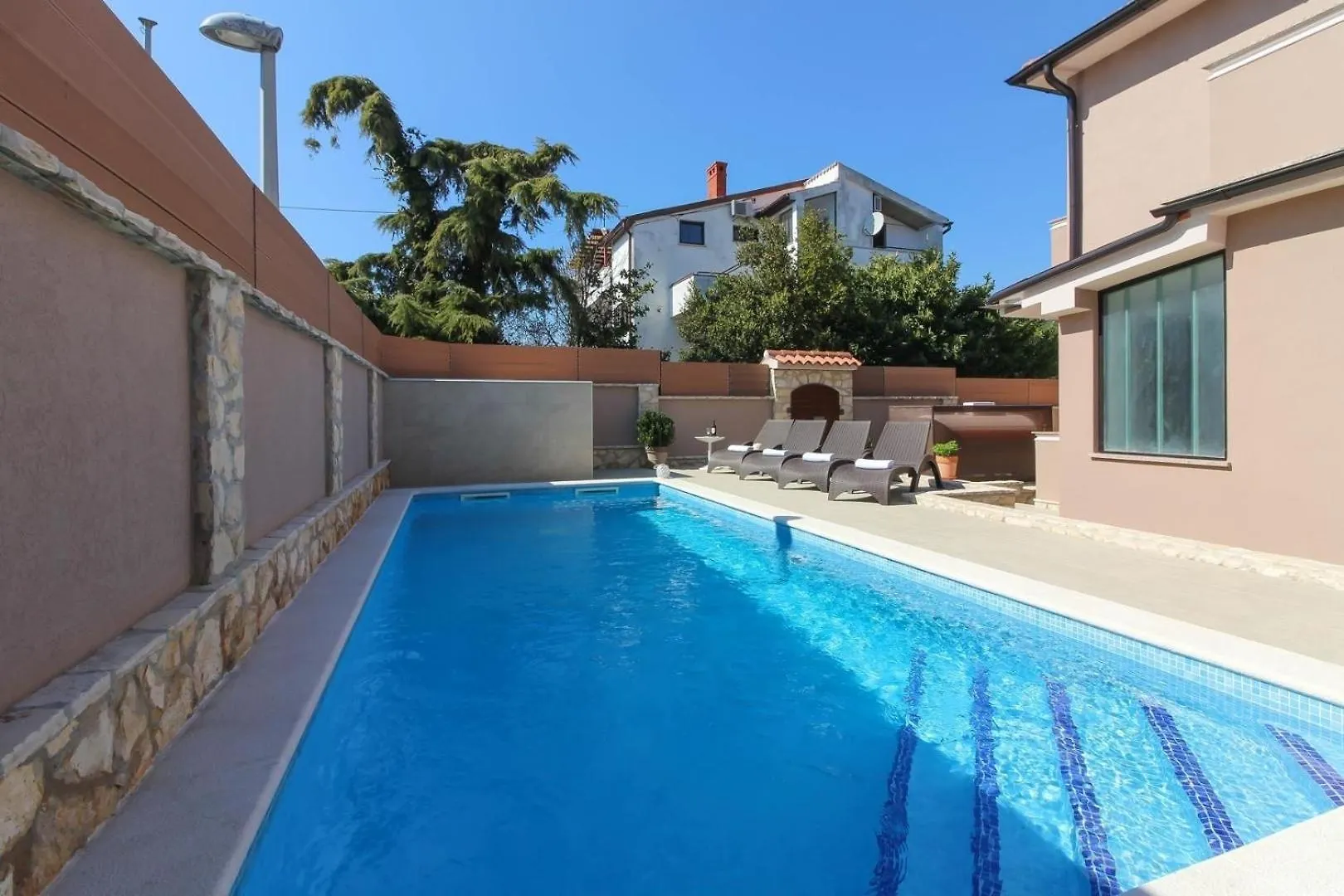 Ferienhaus Mit Privatpool Fuer 5 Personen Ca 150 Qm In Pula, Istrien Istrische Riviera 0*, Pula Croatia
