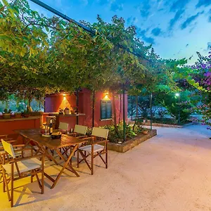 House Bougainvillea Pula