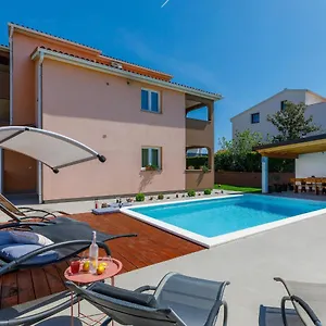 House Eric&paolo Pula